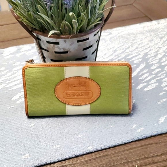 Coach Handbags - Coach Wallet
